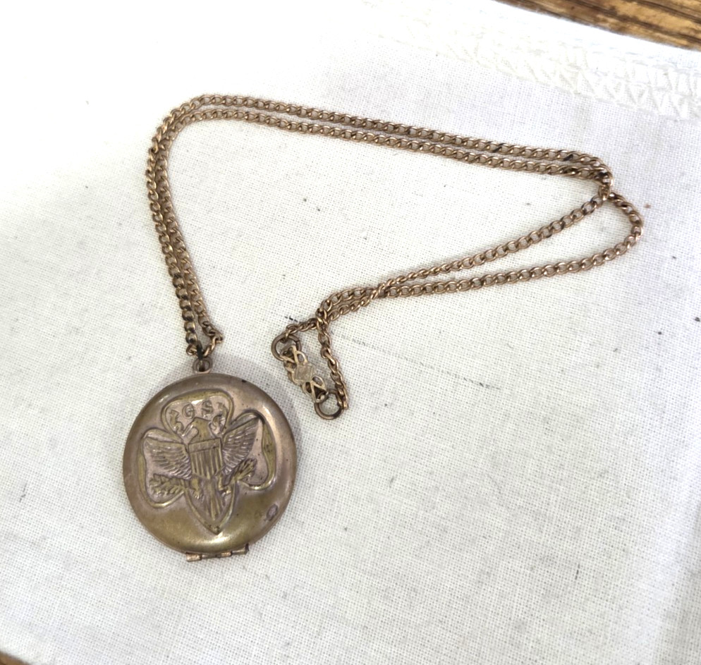 VINTAGE Girl Scouts Locket – 15″ Copper Necklace