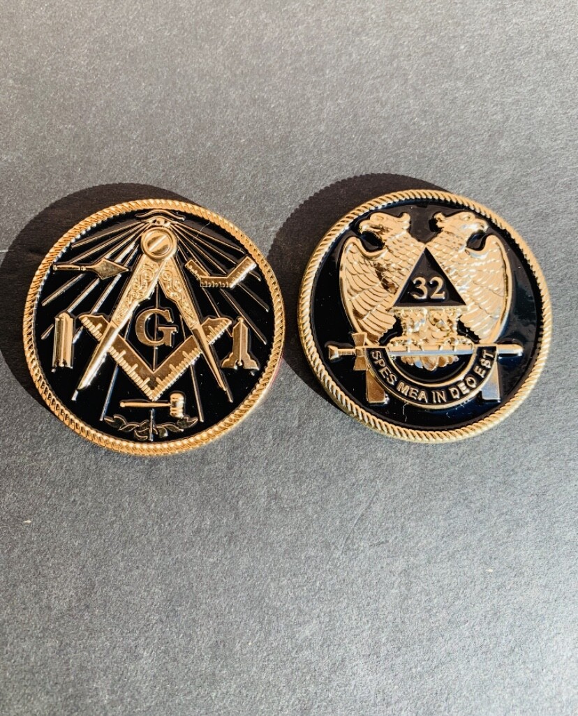 Working tools 2 inches 32nd degree mason set of two small emblems golden&black