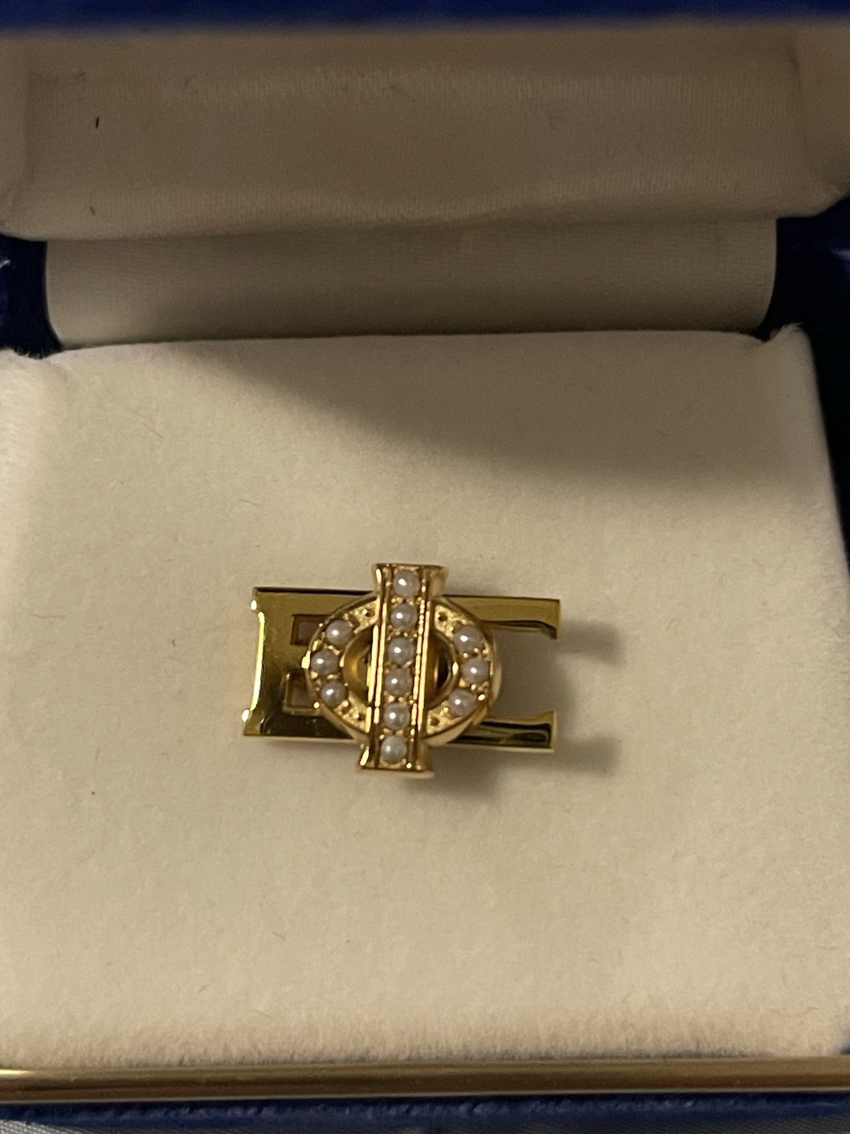 10K Solid Gold with pearls Phi Beta Sigma Fraternity Pin Badge Vintage